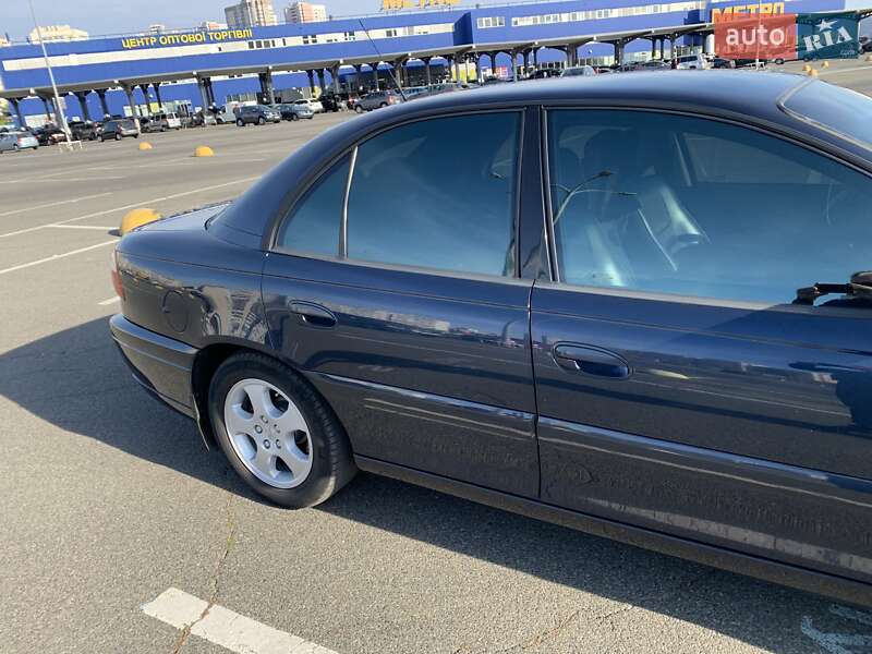 Седан Opel Omega 2000 в Киеве