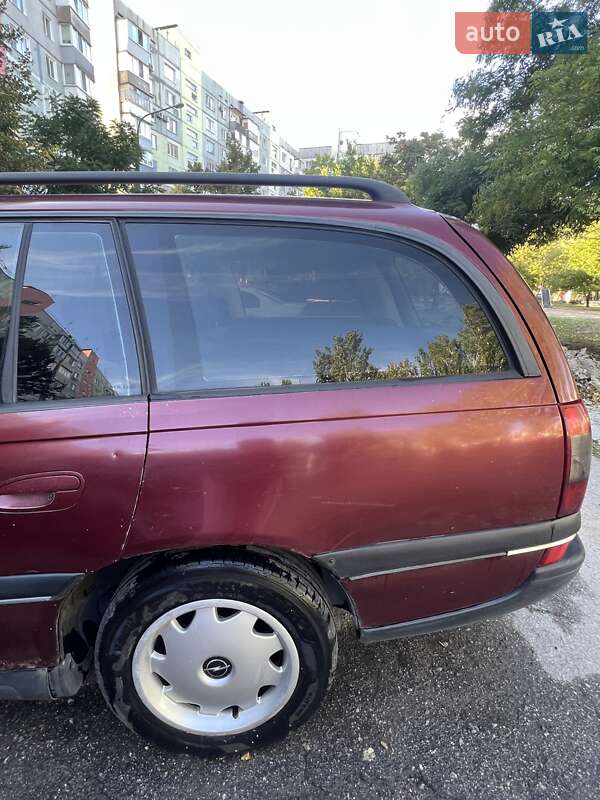 Универсал Opel Omega 1995 в Запорожье