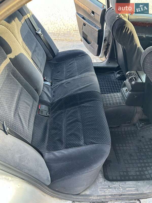 Седан Opel Omega 2001 в Буче