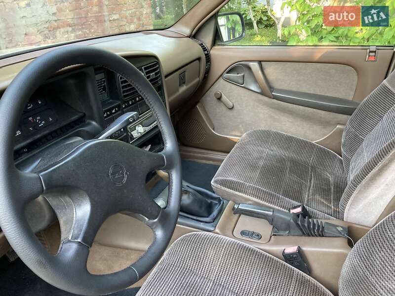 Седан Opel Omega 1987 в Бродах фото 10 Седан Opel Omega 1987 в Бродах