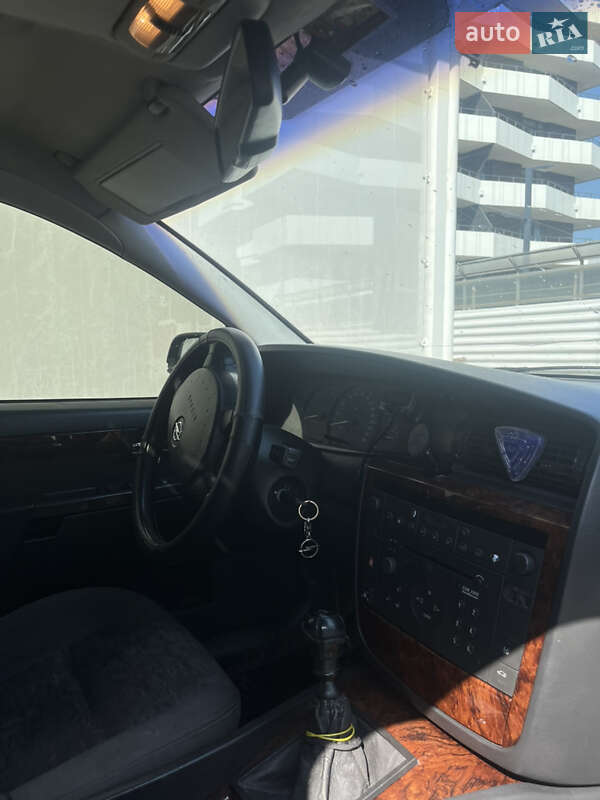 Седан Opel Omega 2001 в Виннице