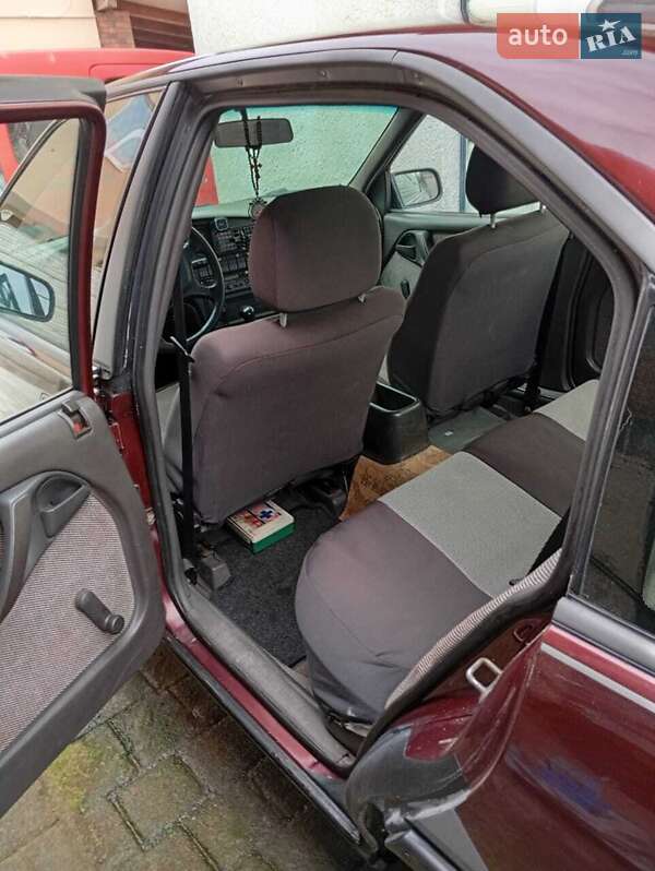 Седан Opel Omega 1989 в Рівному