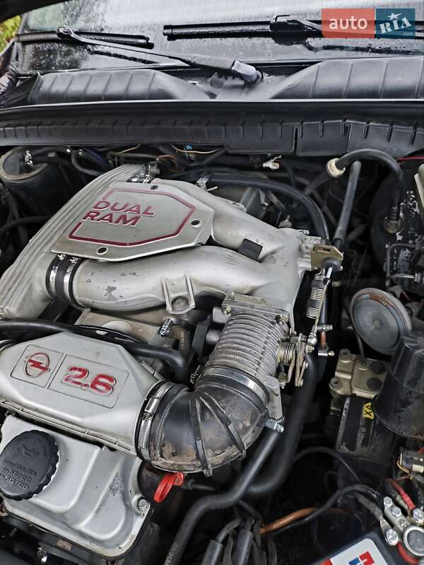 Седан Opel Omega 1993 в Ильинцах