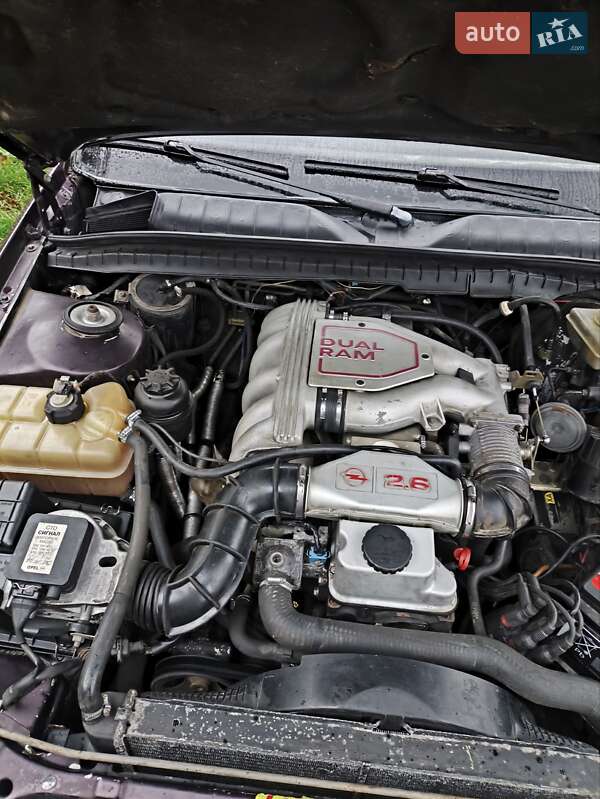 Седан Opel Omega 1993 в Ильинцах