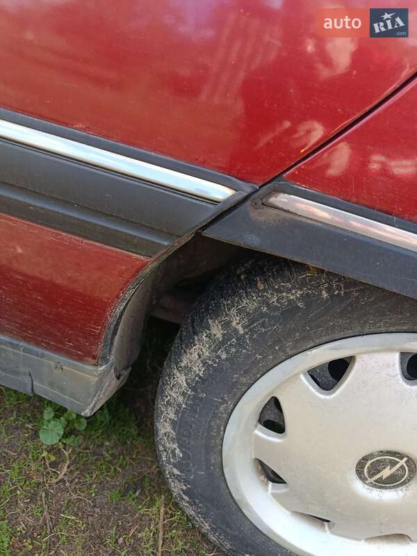 Седан Opel Omega 1992 в Броварах фото 3 Седан Opel Omega 1992 в Броварах