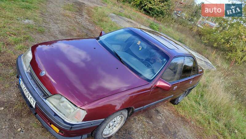 Седан Opel Omega 1991 в Кицмани фото 4 Седан Opel Omega 1991 в Кицмани