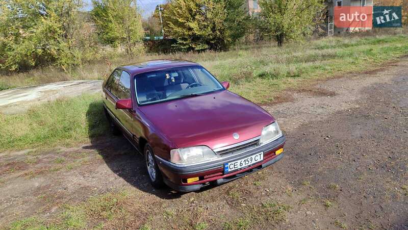 Седан Opel Omega 1991 в Кицмани фото 5 Седан Opel Omega 1991 в Кицмани