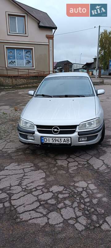 Седан Opel Omega 1999 в Сарнах