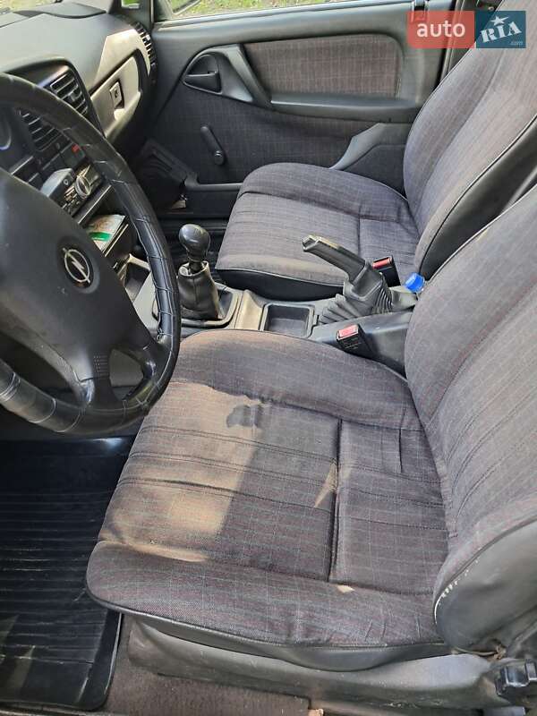 Седан Opel Omega 1991 в Киеве