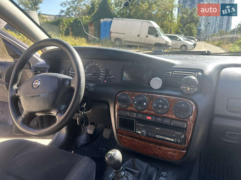 Седан Opel Omega 1998 в Киеве фото 14 Седан Opel Omega 1998 в Киеве