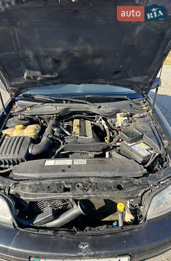 Седан Opel Omega 2001 в 