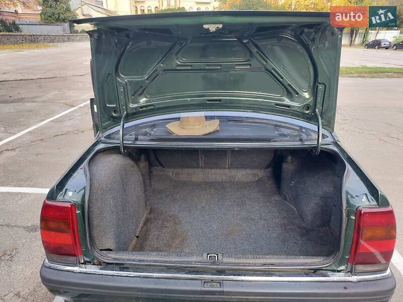 Седан Opel Omega 1992 в Києві фото 13 Седан Opel Omega 1992 в Києві