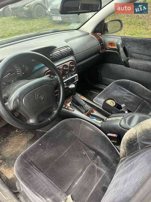 Седан Opel Omega 1995 в Луцьку фото 6 Седан Opel Omega 1995 в Луцьку