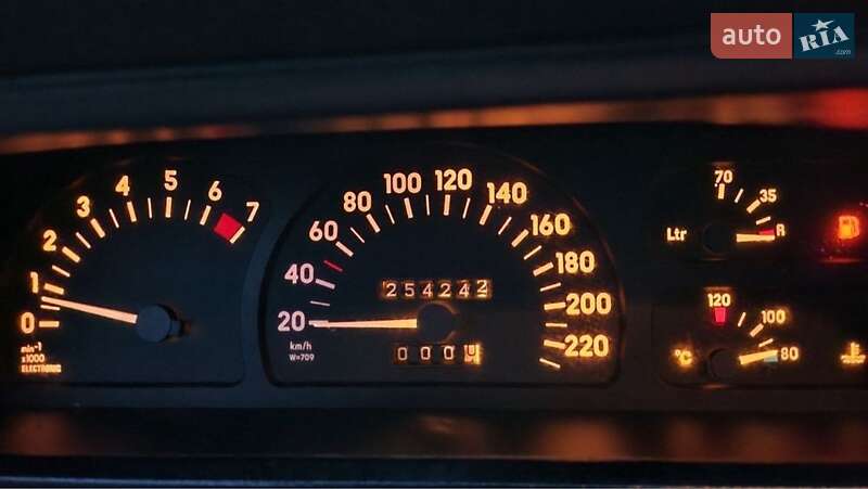 Седан Opel Omega 1992 в Киеве фото 4 Седан Opel Omega 1992 в Киеве