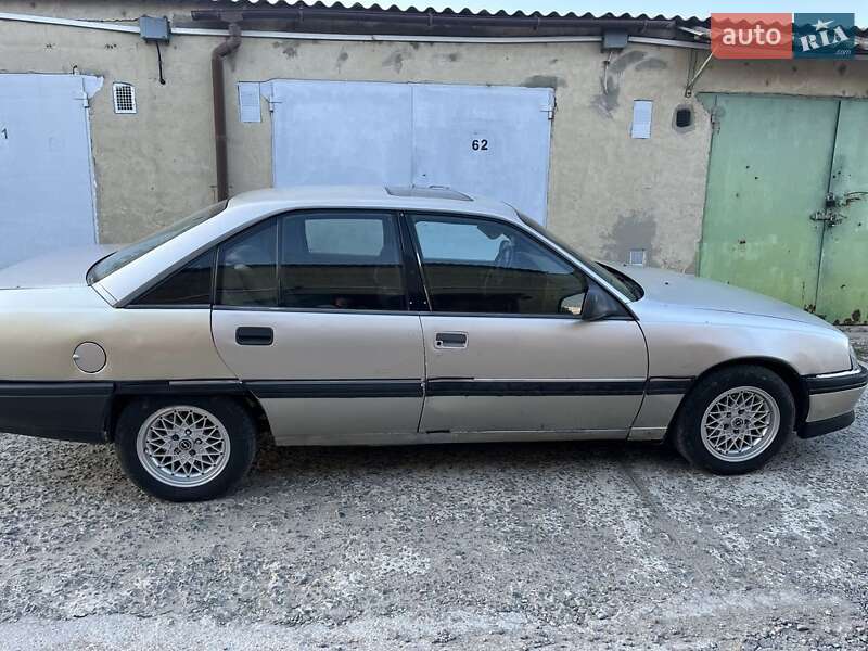 Седан Opel Omega 1991 в Ізмаїлі