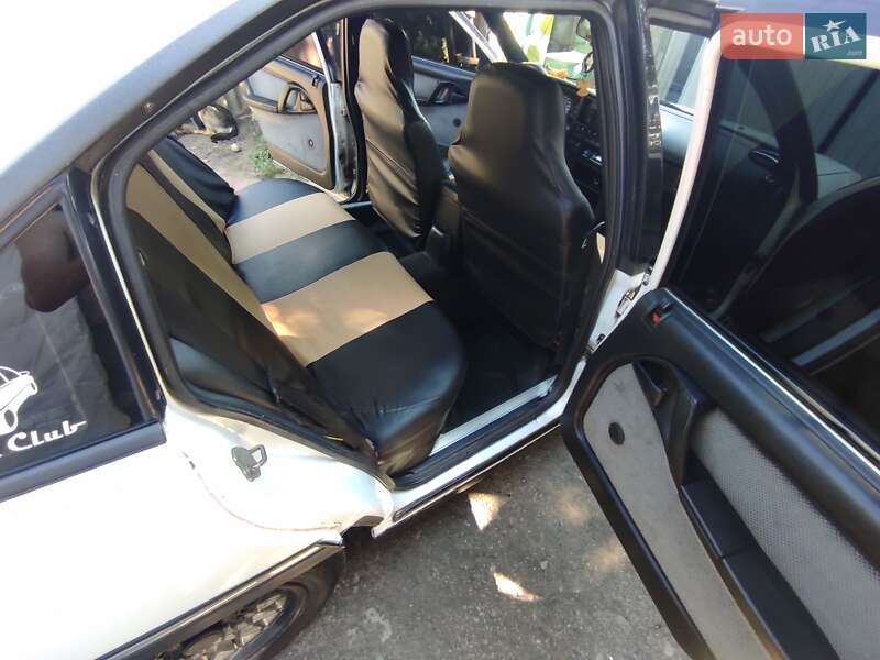 Седан Opel Omega 1993 в Кременчуге