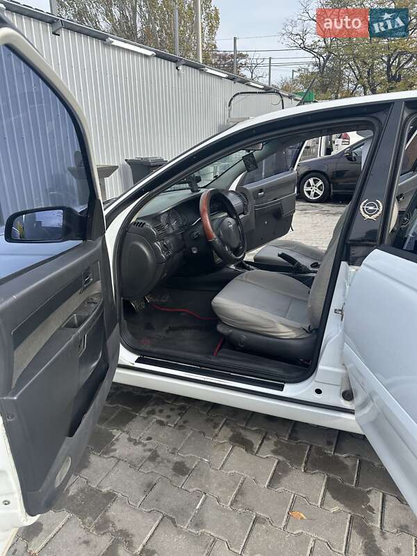 Седан Opel Omega 2001 в Николаеве