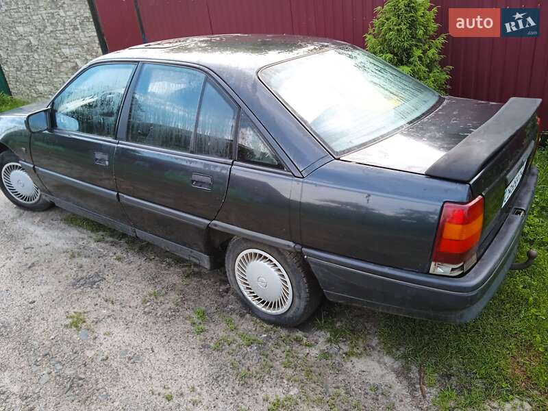 Седан Opel Omega 1989 в Чернигове
