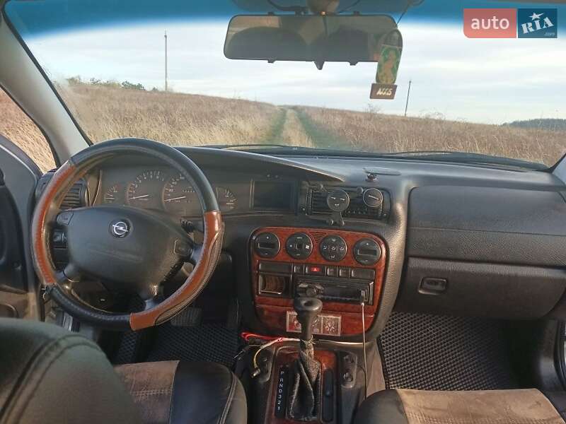 Седан Opel Omega 1999 в Светловодске фото 3 Седан Opel Omega 1999 в Светловодске