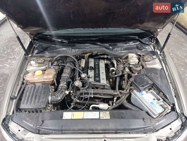 Седан Opel Omega 1999 в Виннице