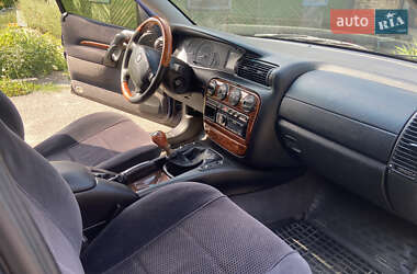 Седан Opel Omega 1999 в Киеве