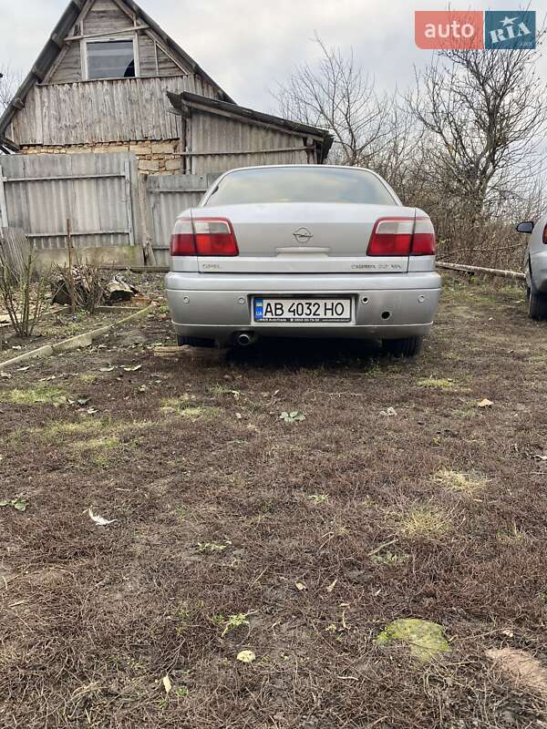Седан Opel Omega 2000 в Чечельнике