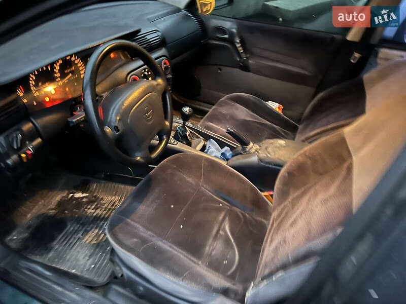 Седан Opel Omega 1995 в Киеве фото 4 Седан Opel Omega 1995 в Киеве