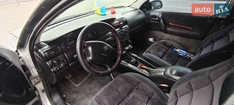 Седан Opel Omega 1995 в Дніпрі