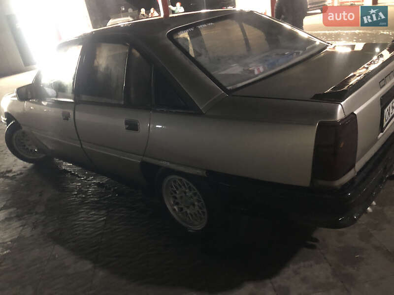 Седан Opel Omega 1987 в Володимирі фото 5 Седан Opel Omega 1987 в Володимирі