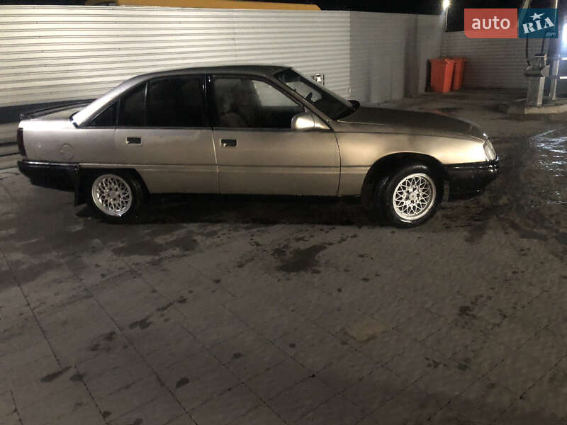 Седан Opel Omega 1987 в Володимирі фото 2 Седан Opel Omega 1987 в Володимирі