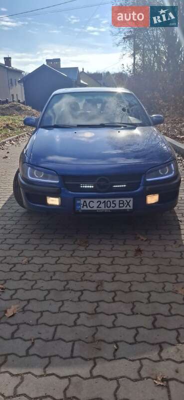 Седан Opel Omega 1994 в Львове