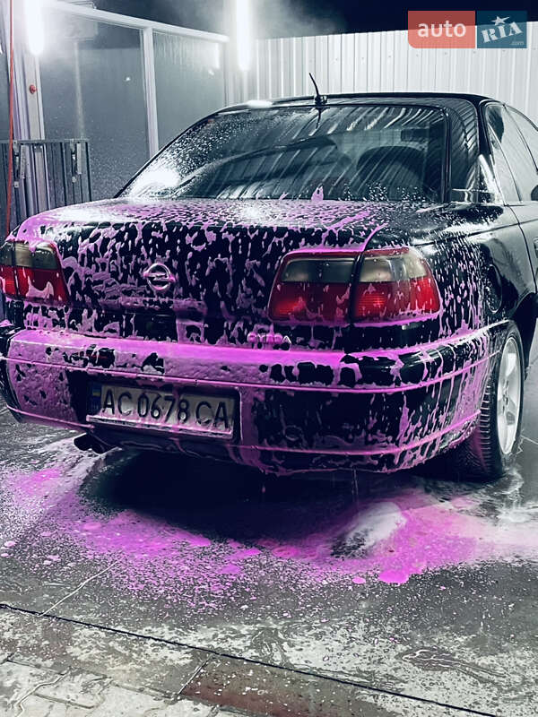Седан Opel Omega 2003 в Луцке