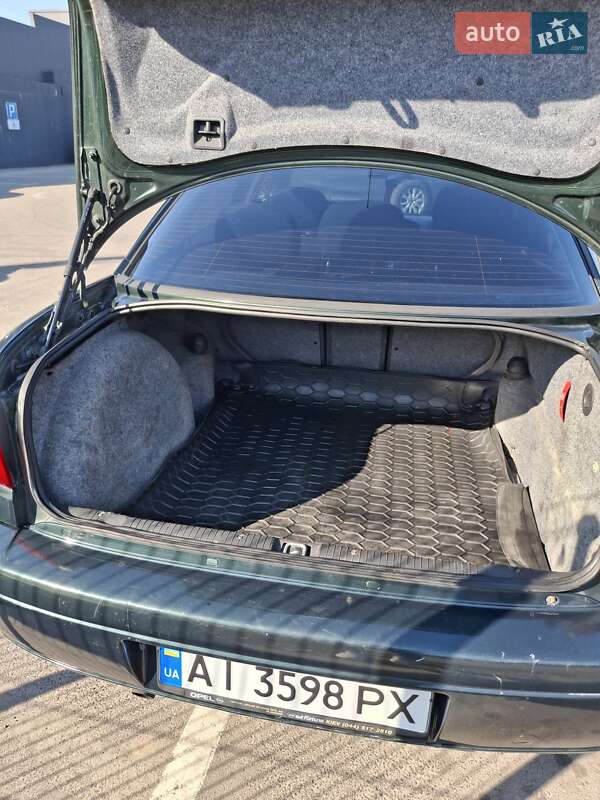 Седан Opel Omega 2003 в Василькове