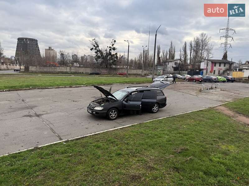 Універсал Opel Omega 1996 в Києві