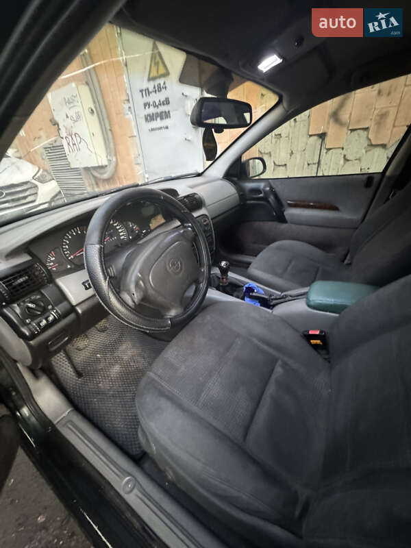 Седан Opel Omega 1994 в Кропивницком