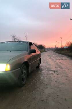 Седан Opel Omega 1988 в Бориславі