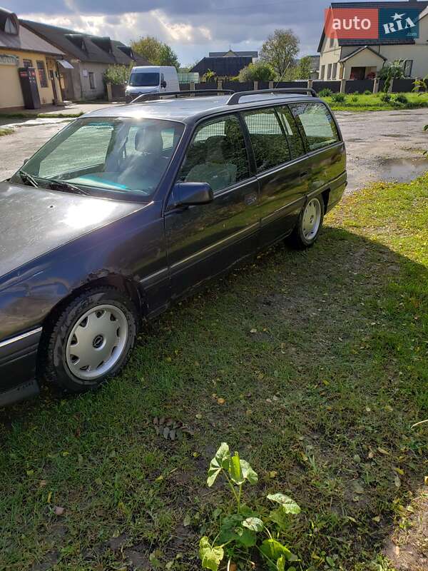 Універсал Opel Omega 1993 в Тернополі