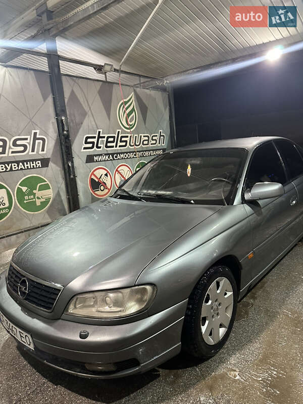 Седан Opel Omega 2000 в Черновцах