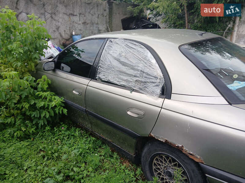 Седан Opel Omega 1997 в Киеве