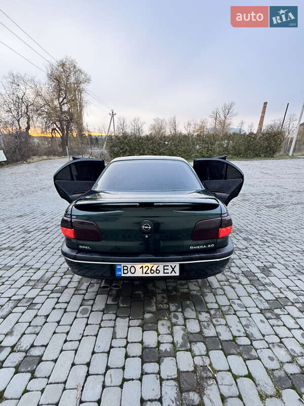 Седан Opel Omega 1996 в Борщеві