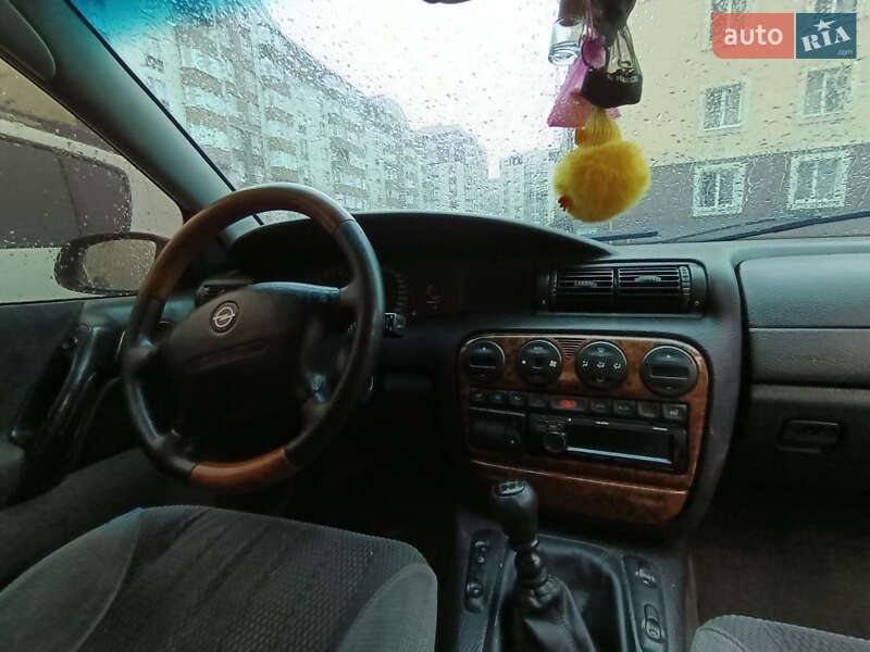 Седан Opel Omega 1997 в Хмельницком