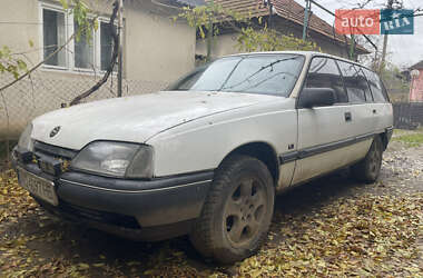 Универсал Opel Omega 1989 в Иршаве
