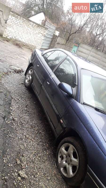 Седан Opel Omega 1998 в Дніпрі