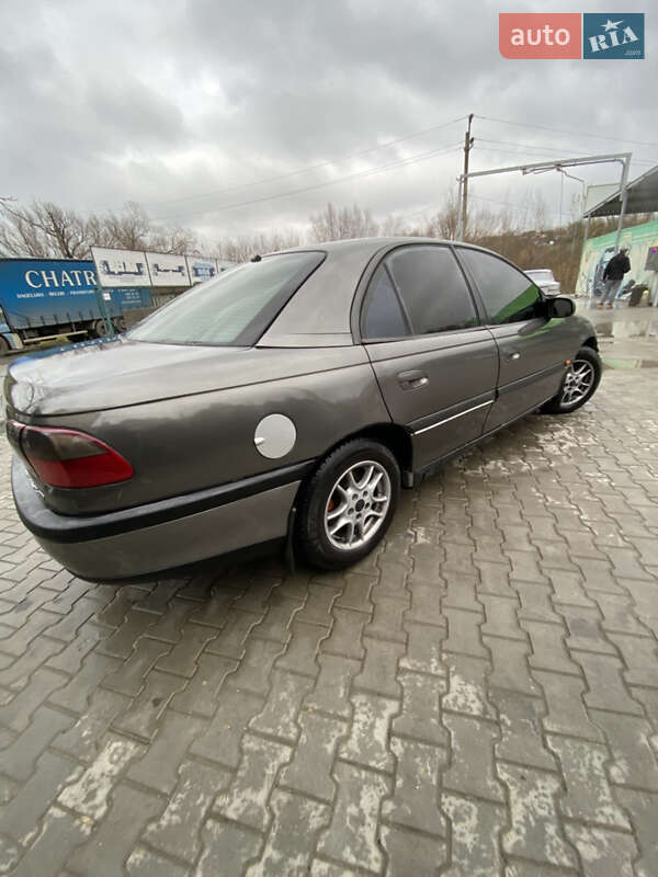 Седан Opel Omega 1995 в Томашполі