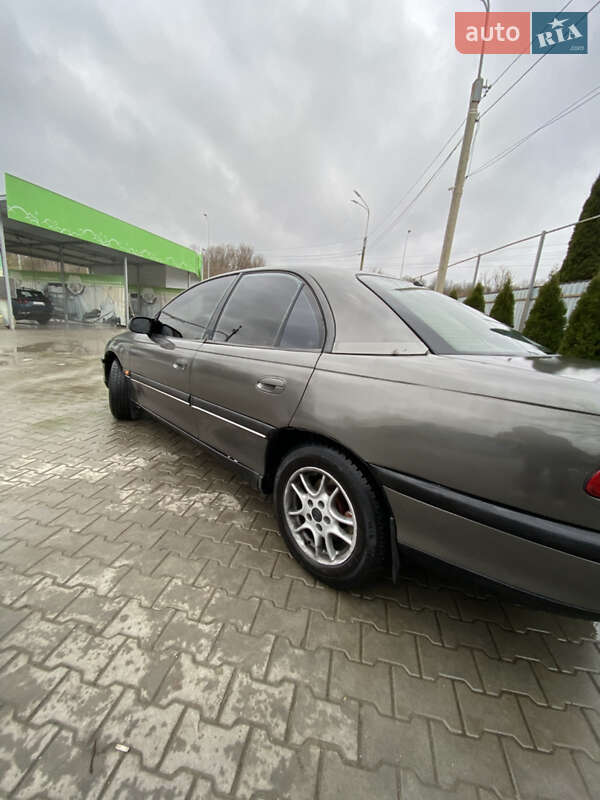Седан Opel Omega 1995 в Томашполі