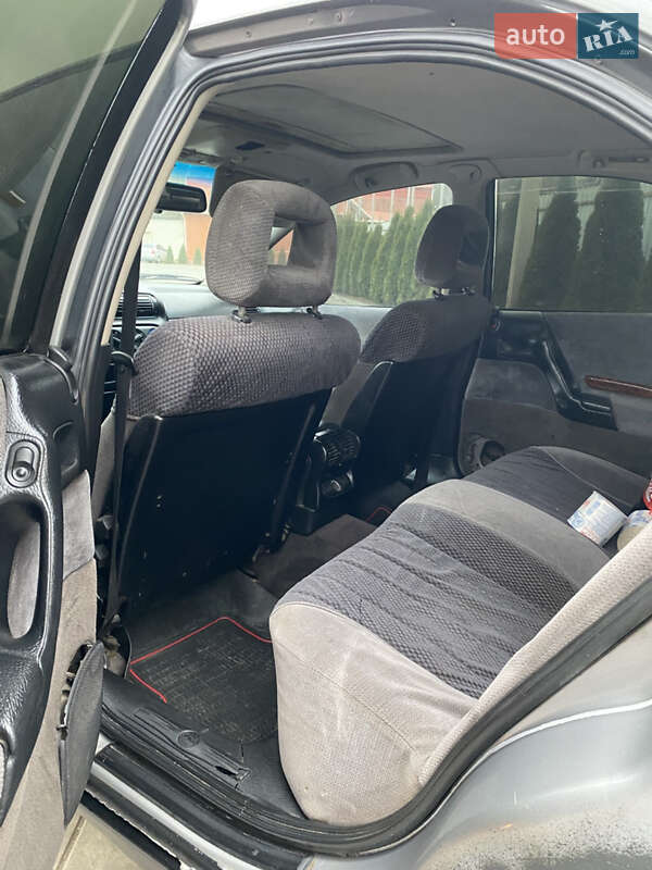 Седан Opel Omega 1995 в Томашполі