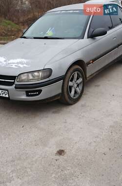 Седан Opel Omega 1996 в Киеве
