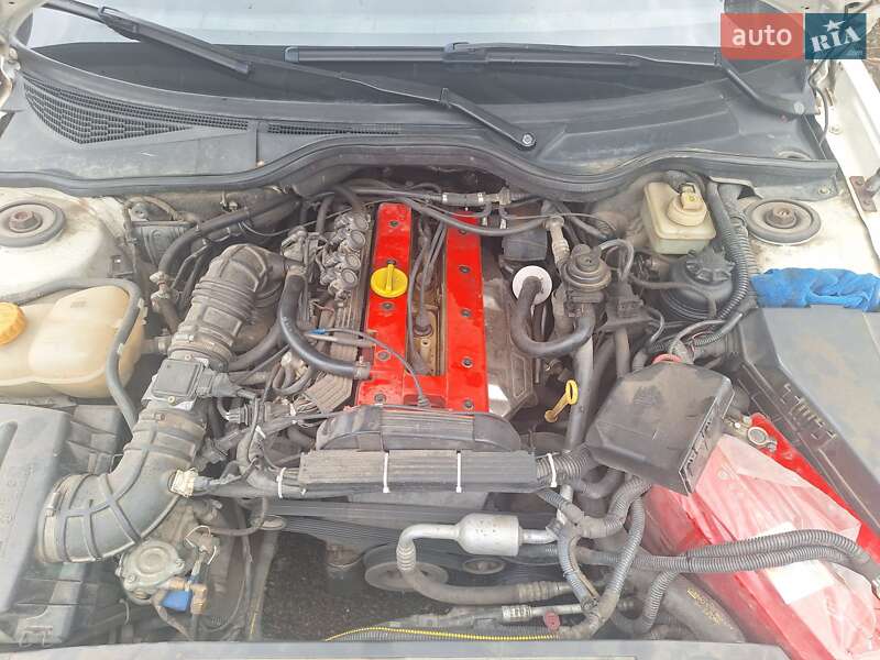 Седан Opel Omega 1998 в Николаеве