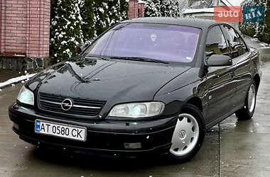 Седан Opel Omega 2002 в Ивано-Франковске