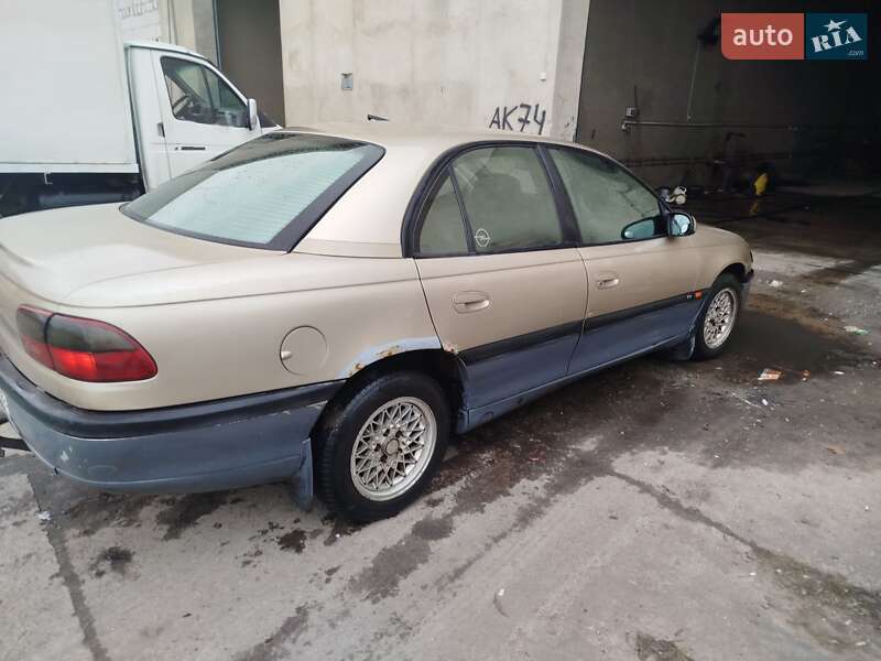 Седан Opel Omega 1995 в Тарасовке